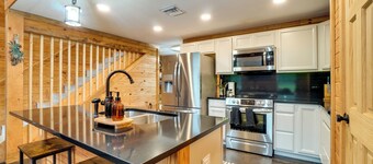 3 Mi to Lake Harney: Home on 6 Acres w/ Fire Pit