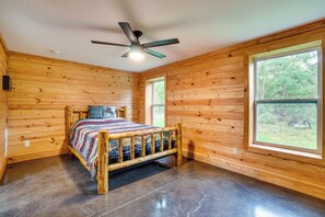 House (2 Bedrooms) | Interior - 3 Mi to Lake Harney: Home on 6 Acres w/ Fire Pit (Geneva)