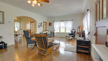 House (3 Bedrooms) | Interior