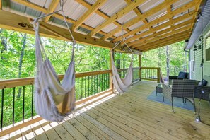 Terrace/patio - Peaceful Leitchfield Cabin by Mammoth Cave NP (Leitchfield)