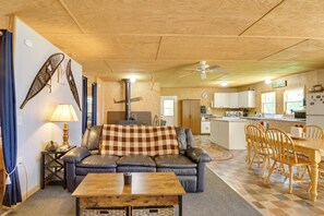 House (2 Bedrooms) | Interior