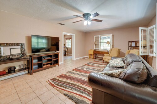 The Winehouse Rental in Muenster: Near Wineries!