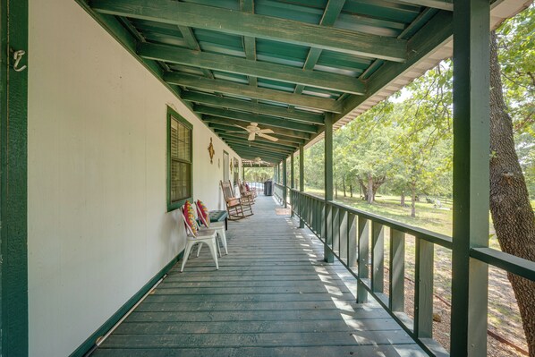 المنشأة من الداخل