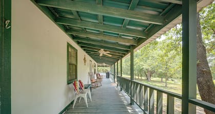 The Winehouse Rental in Muenster: Near Wineries!