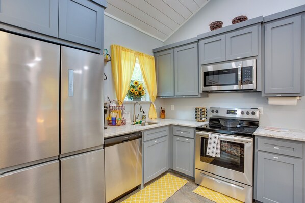 House (2 Bedrooms) | Interior