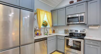 Cozy Mount Vernon Cabin Rental Near Fishing Lakes!