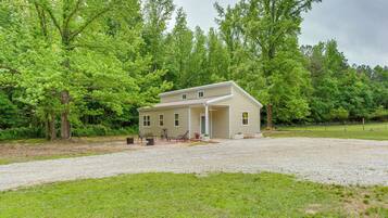 House (2 Bedrooms) | Front of property