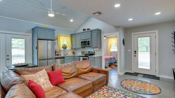 ุงูู
ูุดุฃุฉ ู
ู ุงูุฏุงุฎู