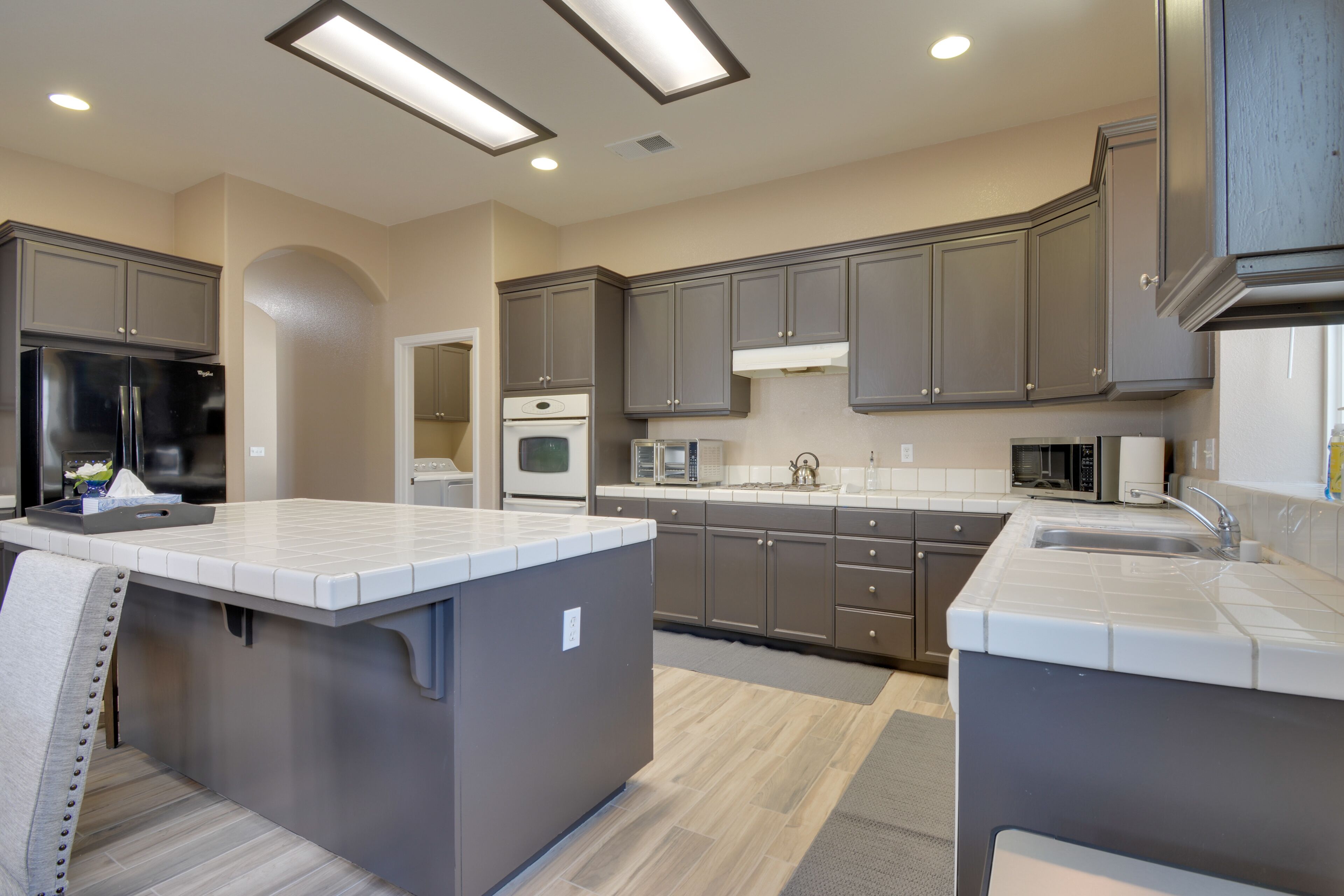 บ้านพัก (4 Bedrooms) | ครัวส่วนตัว | ไมโครเวฟ, เตาอบ, เตาประกอบอาหาร, เครื่องล้างจาน