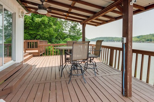 Lakefront Versailles Vacation Rental w/ Dock!