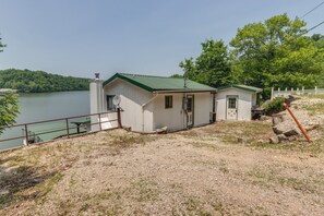 House (3 Bedrooms) | Interior - Lakefront Versailles Vacation Rental w/ Dock! (Versailles)