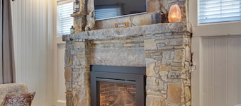 Lewisburg Home w/ City Park Views: Near Downtown!