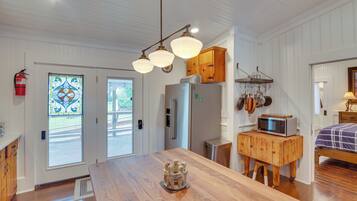 Cottage (2 Bedrooms) | Interior