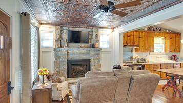 Cottage (2 Bedrooms) | Interior
