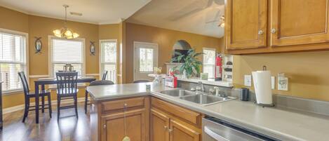 House (3 Bedrooms) | Interior