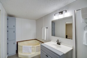 House (3 Bedrooms) | Interior - Fire Pit + Deck: Peaceful Silver Creek Retreat (Silver Creek)