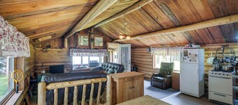 Peaceful Lakefront Cabin Getaway: Dock, Fire Pit!