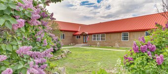 靠近登山越野的农村山景住宅