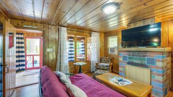 Cottage (2 Bedrooms) | Interior