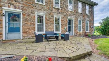 House (2 Bedrooms) | Terrace/patio