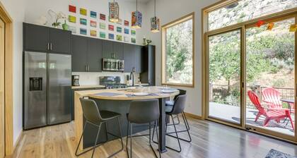 New Castle Getaway w/ Grill & Mountain Views!