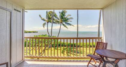 Kaunakakai Condo w/ Private Lanai & Ocean Views!