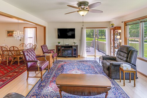 Wfh-friendly Columbiana Vacation Rental w/ Deck!