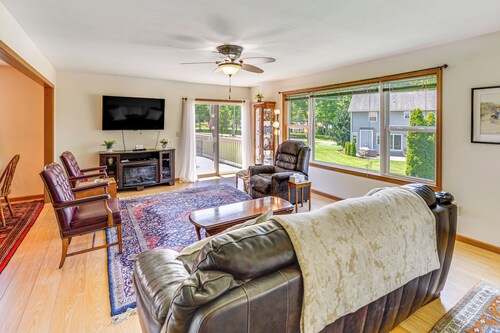 Wfh-friendly Columbiana Vacation Rental w/ Deck!