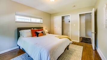 1 bedroom, iron/ironing board, bed sheets