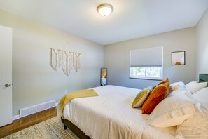 1 soverom, strykejern/-brett og sengetøy