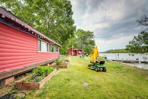 Property grounds - Rock River Hideaway on Private 5-acre Island! (Oregon)