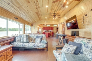 TV, fireplace - Rock River Hideaway on Private 5-acre Island! (Oregon)