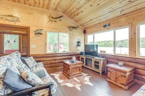 Rock River Hideaway on Private 5-acre Island!