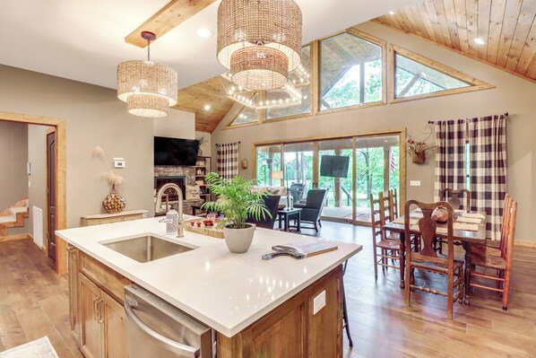House (3 Bedrooms) | Interior