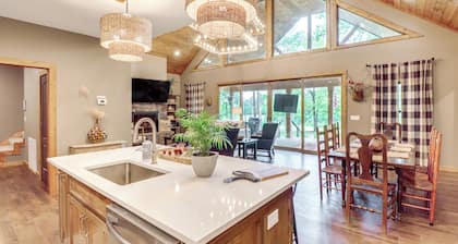 Gorgeous Drasco Home Near Greers Ferry Lake!