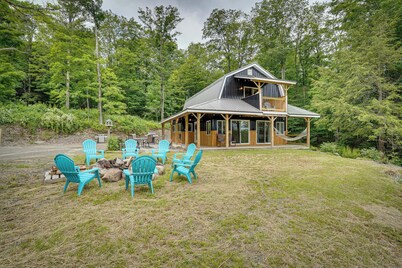 Secluded Marathon Hideaway w/ Fire Pit + Views!
