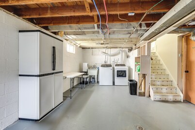 Chippewa Lake Cottage w/ Fire Pit!