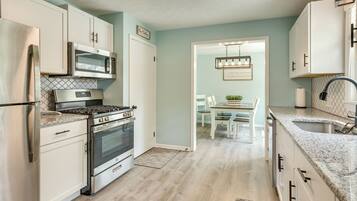 Cottage (2 Bedrooms) | Interior