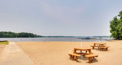 Chippewa Lake Cottage w/ Fire Pit!