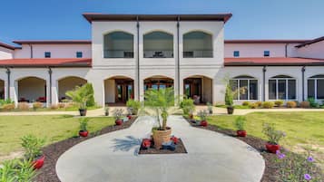 Apartment (1 Bedroom) | Interior