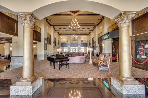 المنشأة من الداخل