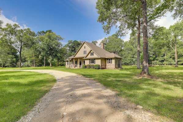House (3 Bedrooms) | Interior - Airy Dayton Vacation Home w/ Deck + Private Yard! (Dayton)