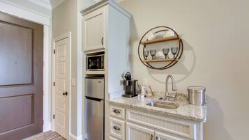 Apartment (0 Bedroom) | Interior