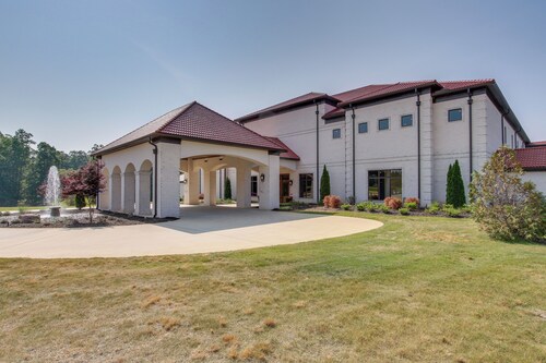 Loretto Vacation Rental w/ Community Resort Perks