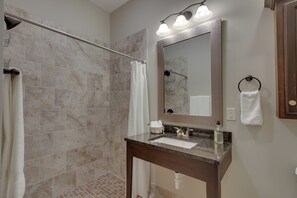 Apartment (0 Bedroom) | Interior - Loretto Vacation Rental: 7 Mi to State Park! (Loretto)