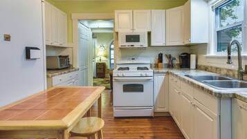 Rumah (4 Bedrooms) | Interior