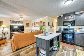 House (3 Bedrooms) | Interior - Peaceful Danbury Getaway - 3 Mi to Hanging Rock! (Danbury)