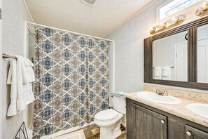 單棟房屋 (3 Bedrooms) | 內部