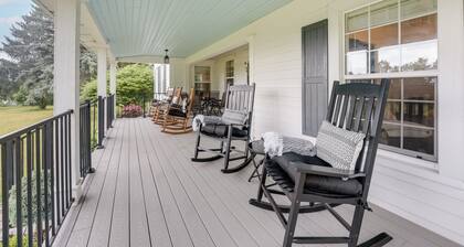 Wolcottville Farmhouse: 18 Mi to Shipshewana