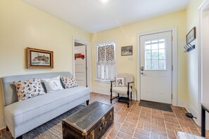 House (3 Bedrooms) | Interior - Wolcottville Farmhouse: 18 Mi to Shipshewana (Wolcottville)